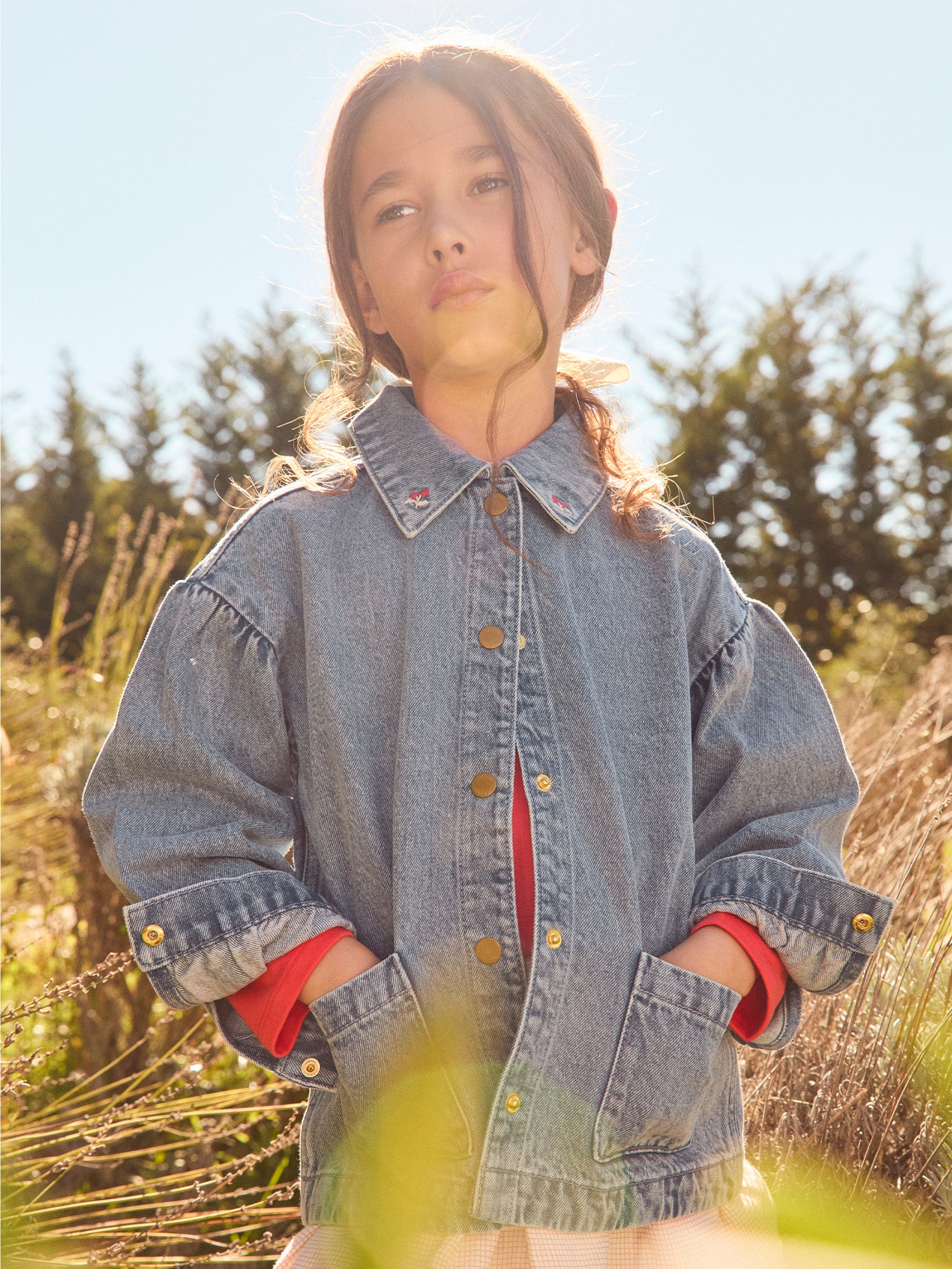 "Chaqueta de denim con bordado ""M"" para niña" - Imagen 2